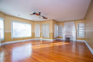 7637 S Phillips Ave, Chicago, IL 60649 - Photo 19