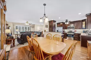 539 Ridge Pl, Streamwood, IL 60107 - Photo 5