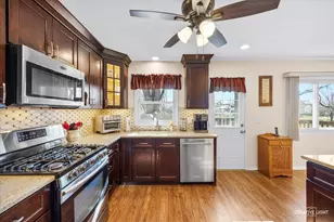 539 Ridge Pl, Streamwood, IL 60107 - Photo 7