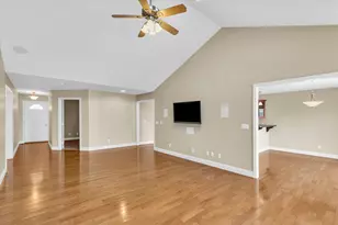 1613 Broadmoor Dr, Champaign, IL 61821 - Photo 13