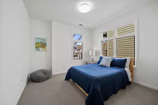 1915 W Henderson St, Chicago, IL 60657 - Photo 15