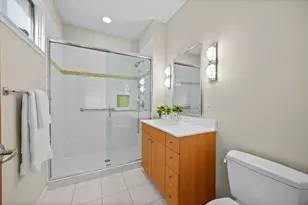 1915 W Henderson St, Chicago, IL 60657 - Photo 13