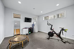 1915 W Henderson St, Chicago, IL 60657 - Photo 25