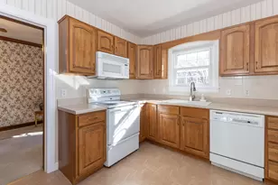 2200 10th St, East Moline, IL 61244 - Photo 9