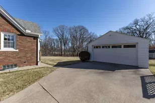 2200 10th St, East Moline, IL 61244 - Photo 3