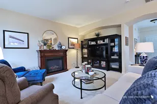 440 N Keswick Ct, Round Lake, IL 60073 - Photo 5