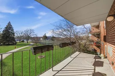 16 E Old Willow Road #214s, Prospect Heights, IL 60070 - Photo 3