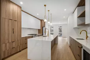 1124 W Addison St, Chicago, IL 60613 - Photo 9