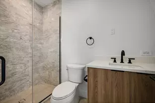 1124 W Addison St, Chicago, IL 60613 - Photo 19