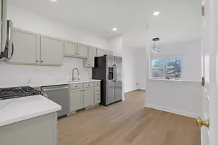 264 Blue Spruce Ln, Glendale Heights, IL 60139 - Photo 3