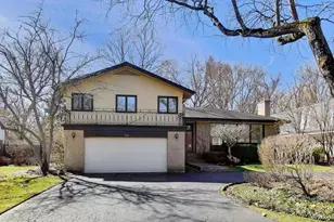 754 Woodridge Ln, Glencoe, IL 60022 - Photo 1