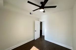 3045 W Addison St, Chicago, IL 60618 - Photo 17