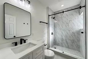 3045 W Addison St, Chicago, IL 60618 - Photo 19