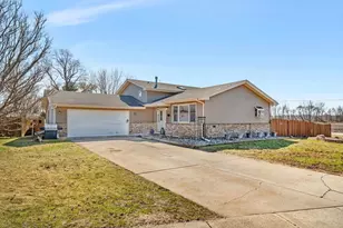 801 Phyllis Dr, Wilmington, IL 60481 - Photo 1