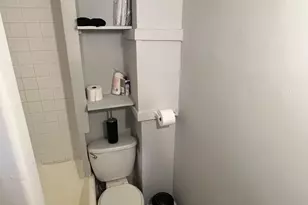 7661 N Sheridan Rd, Chicago, IL 60626 - Photo 17