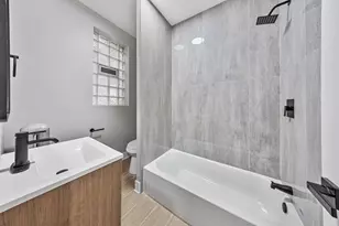 7520 N Seeley Ave, Chicago, IL 60645 - Photo 7