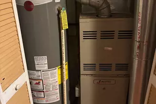 8456 S Buffalo Ave, Chicago, IL 60617 - Photo 17