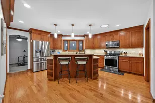 450 Hunter Dr, Carol Stream, IL 60188 - Photo 9