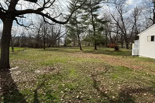 331 N Illinois Ave, Salem, IL 62881 - Photo 15