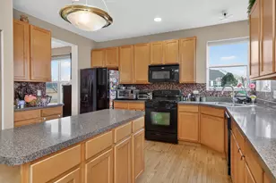 8021 Harrier Ave, Joliet, IL 60431 - Photo 11