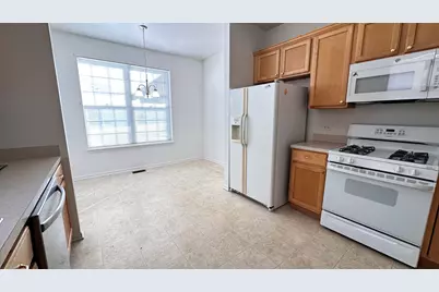 1535 Reserve Lane #1535, Dekalb, IL 60115 - Photo 3