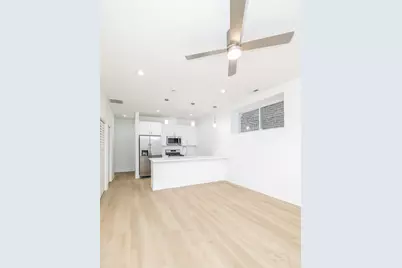 535 N Lawndale Avenue, Chicago, IL 60624 - Photo 3