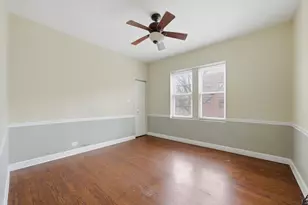 7601 S Essex Ave, Chicago, IL 60649 - Photo 9