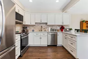 186 Shoreline Rd, Lake Barrington, IL 60010 - Photo 7