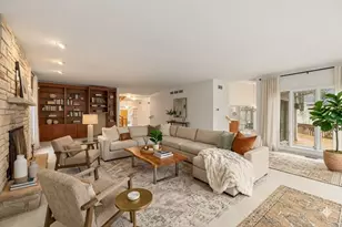 371 W Arboretum Cir, Wheaton, IL 60189 - Photo 9