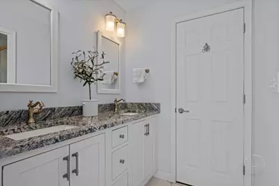 1060 Cliff View Lane, Carol Stream, IL 60188 - Photo 11