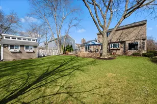 1060 Cliff View Ln, Carol Stream, IL 60188 - Photo 17