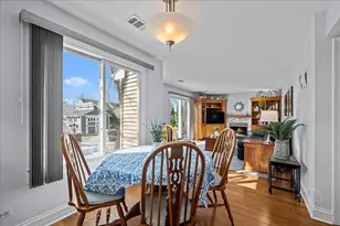 1060 Cliff View Ln, Carol Stream, IL 60188 - Photo 7