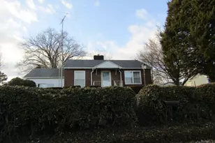 423 3rd St, Rosiclare, IL 62982 - Photo 9