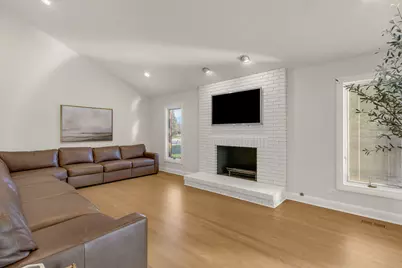 2331 Mohawk Lane, Glenview, IL 60026 - Photo 13