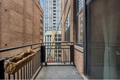 525 W Superior Street #430, Chicago, IL 60654 - Photo 15