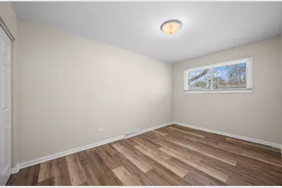 1917 E Pawnee Lane, Mount Prospect, IL 60056 - Photo 13