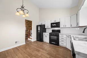 1917 E Pawnee Ln, Mount Prospect, IL 60056 - Photo 7