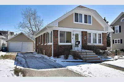 8 S Commonwealth Avenue, Aurora, IL 60506 - Photo 1
