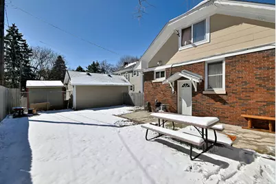 8 S Commonwealth Avenue, Aurora, IL 60506 - Photo 23