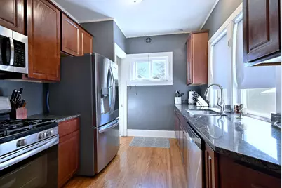 8 S Commonwealth Avenue, Aurora, IL 60506 - Photo 7