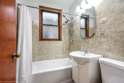 5944 W Foster Avenue, Chicago, IL 60630 - Photo 9