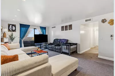 720 Wellington Avenue #405, Elk Grove Village, IL 60007 - Photo 5