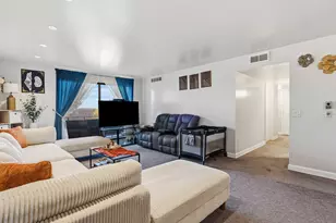 720 Wellington Ave, Elk Grove Village, IL 60007 - Photo 5