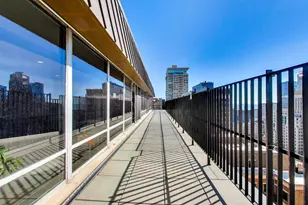 201 E Chestnut St, Chicago, IL 60611 - Photo 37