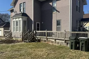 212 E 10th St, Sterling, IL 61081 - Photo 5