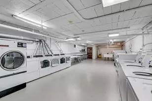 708 W Bittersweet Pl, Chicago, IL 60613 - Photo 23