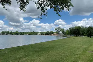 10665 Red Leaf Circle, Lakewood, IL 60014 - Photo 11