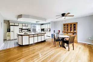 7944 W 82nd St, Bridgeview, IL 60455 - Photo 3