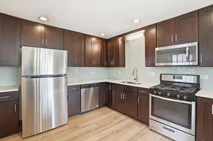 221 Davis Ln, Bolingbrook, IL 60440 - Photo 7