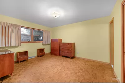 910 S Robert Drive, Mount Prospect, IL 60056 - Photo 17